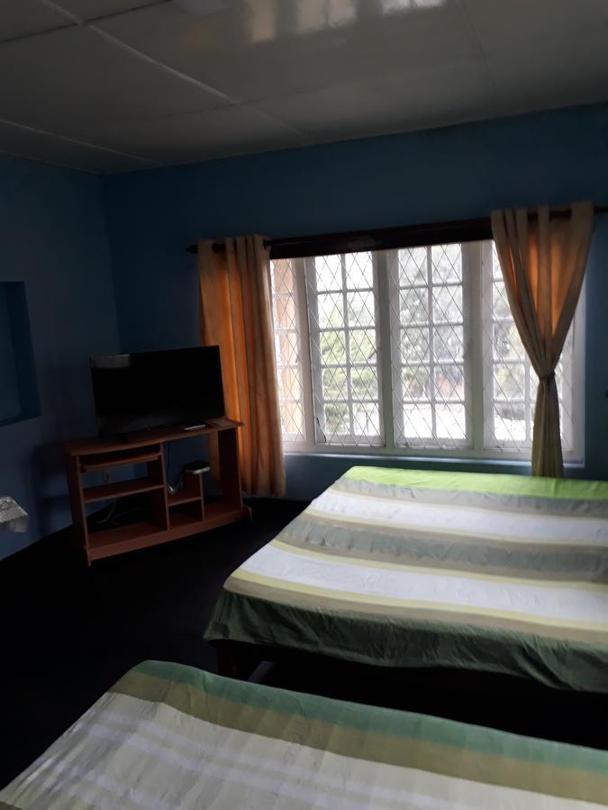 Hotel Rainyfreindz Nuwara Eliya Esterno foto